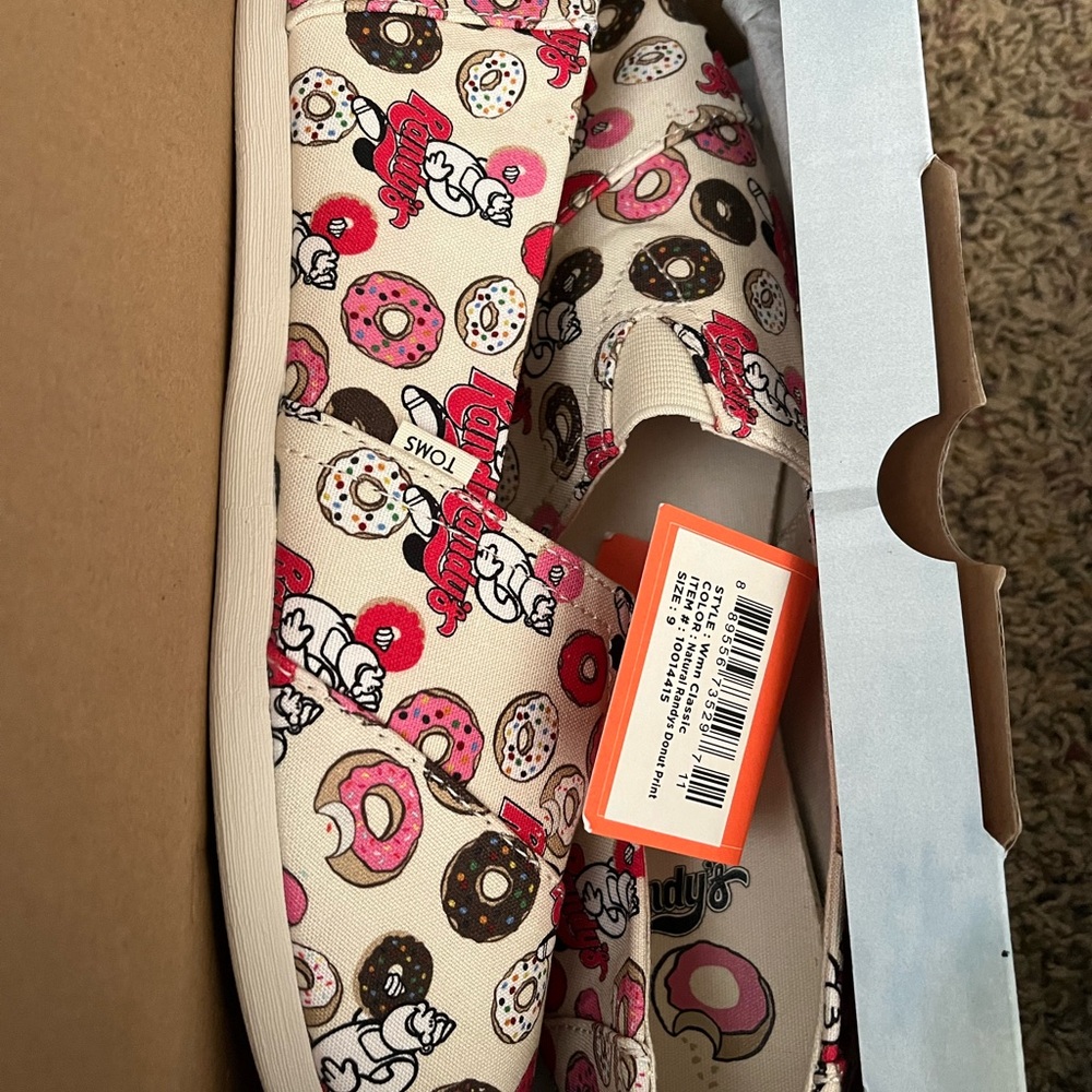 TOMS x Randy’s Classic Canvas shoes- size 9